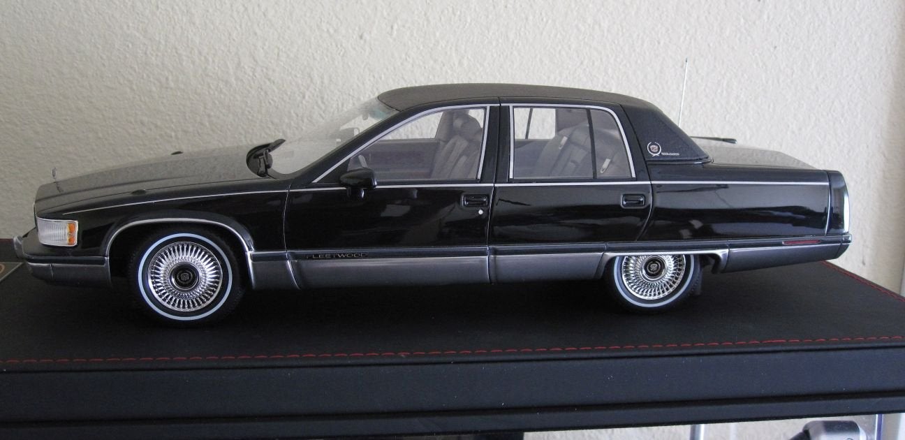 1/18 VAV 1993 Cadillac Fleetwood Brougham | DiecastXchange Forum 1/18 VAV 1993 Cadillac Fleetwood Brougham | DiecastXchange Forum